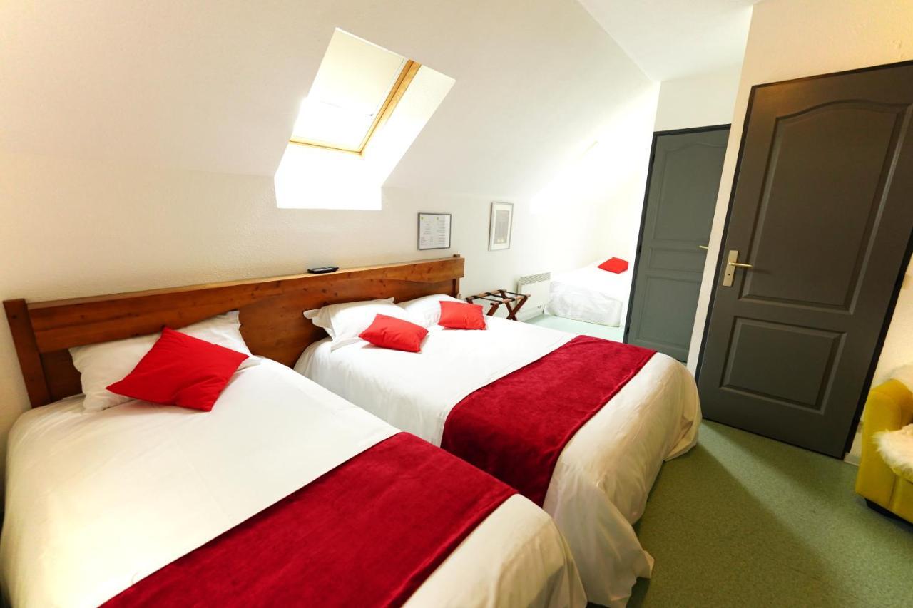 Logis Hotel Le Relais Des Remparts Allanche Экстерьер фото