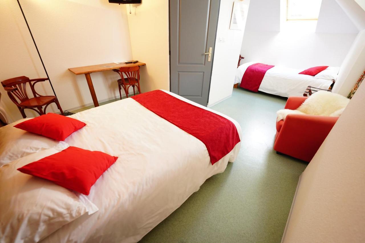 Logis Hotel Le Relais Des Remparts Allanche Экстерьер фото