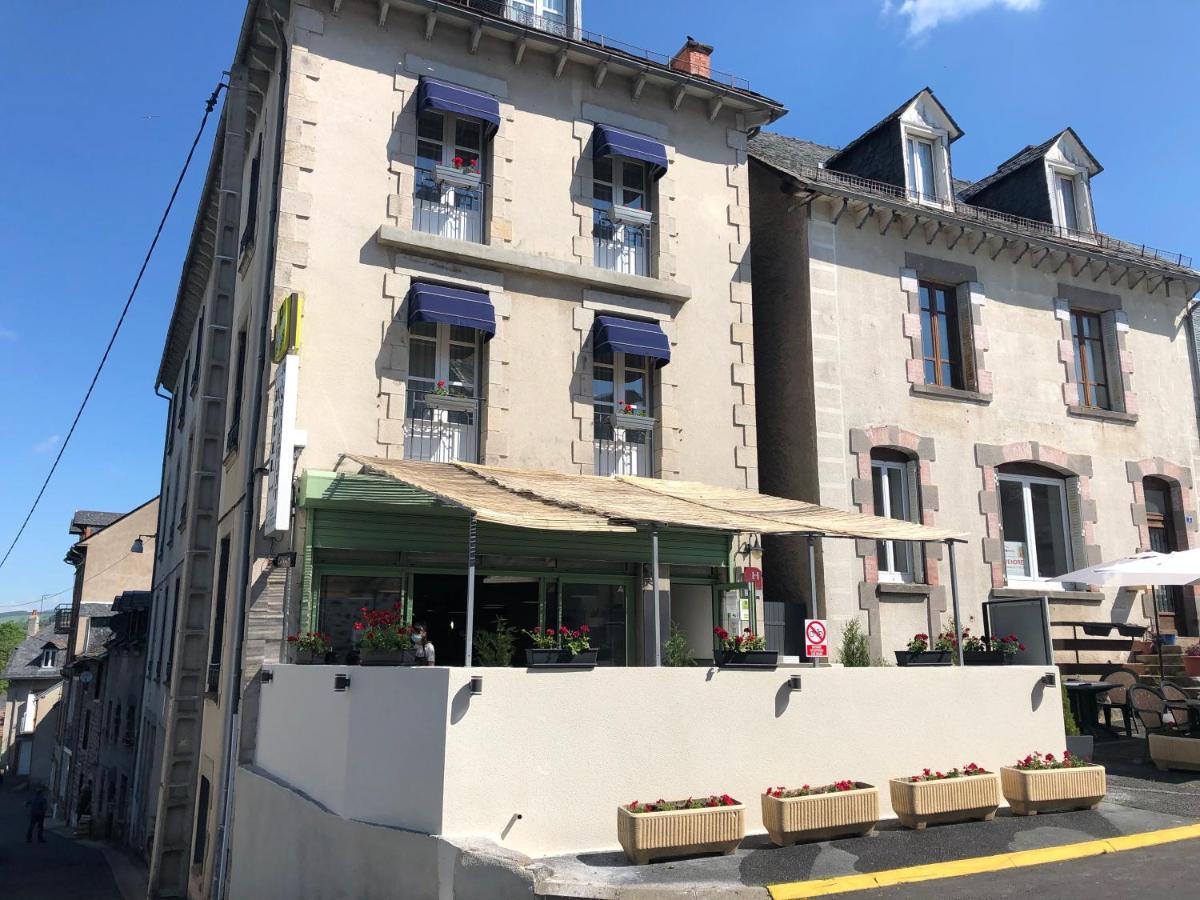 Logis Hotel Le Relais Des Remparts Allanche Экстерьер фото