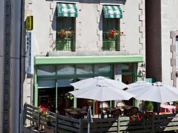 Logis Hotel Le Relais Des Remparts Allanche Экстерьер фото